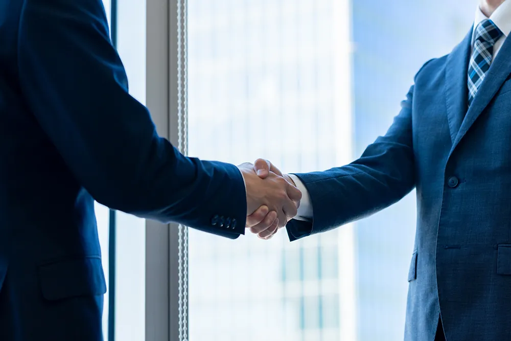 低コストで社労士と業務提携する社長